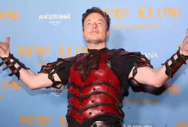Elon Musk Kritisert for "Informativt Innhold" Kommentarer: "Du Først"