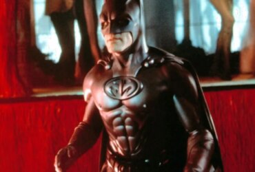 George Clooney husker Batmans beryktede brystvorter i filmen fra 1997